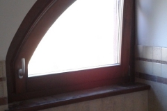 finestra ad arco